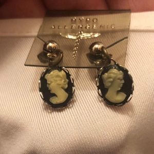 Cameo pierced dangling earrings NWOT